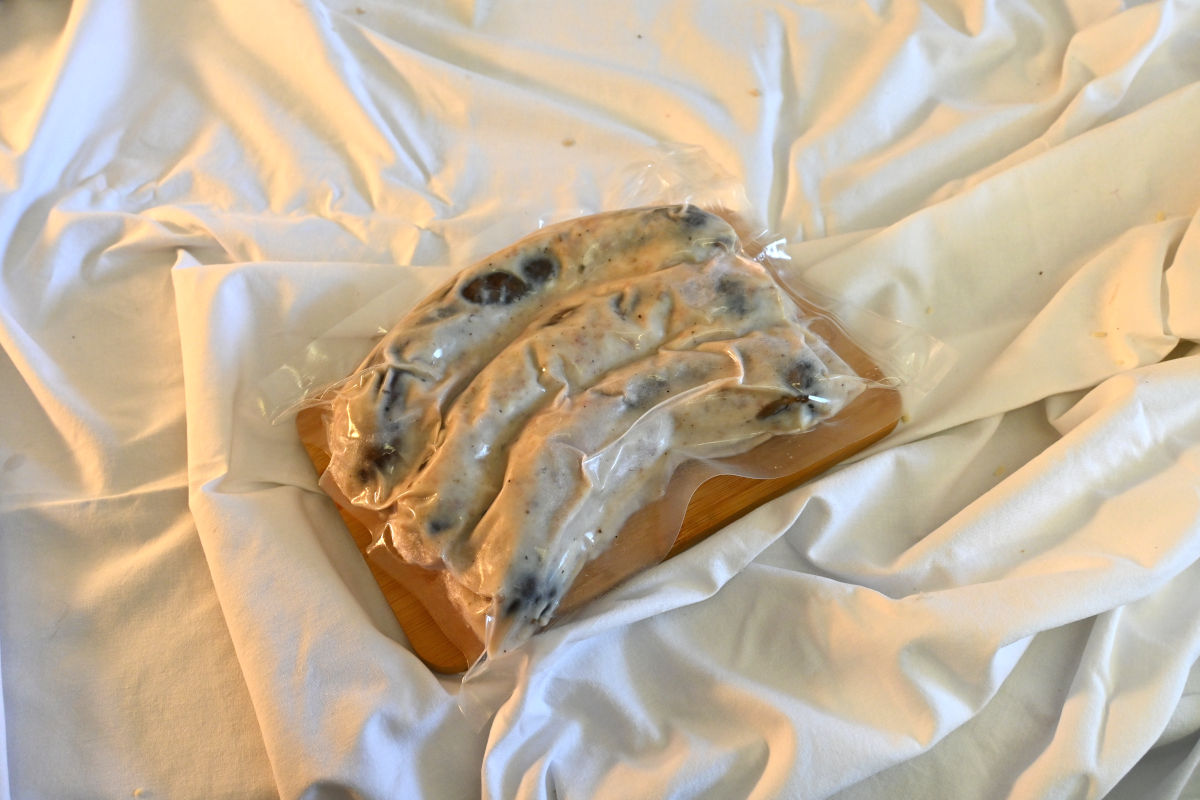  Damijan Emeršič, domača mesnica - Meso in klobase iz tunke 