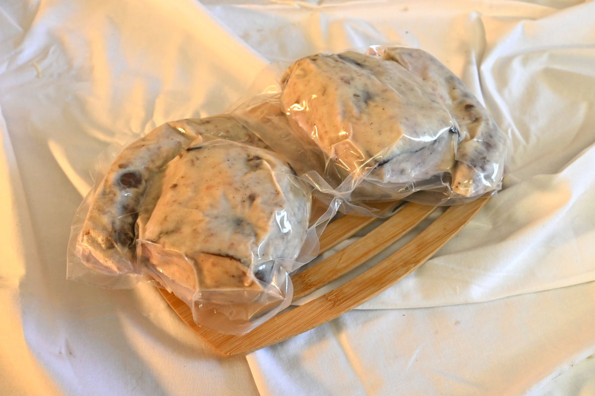  Damijan Emeršič, domača mesnica - Meso in klobase iz tunke 